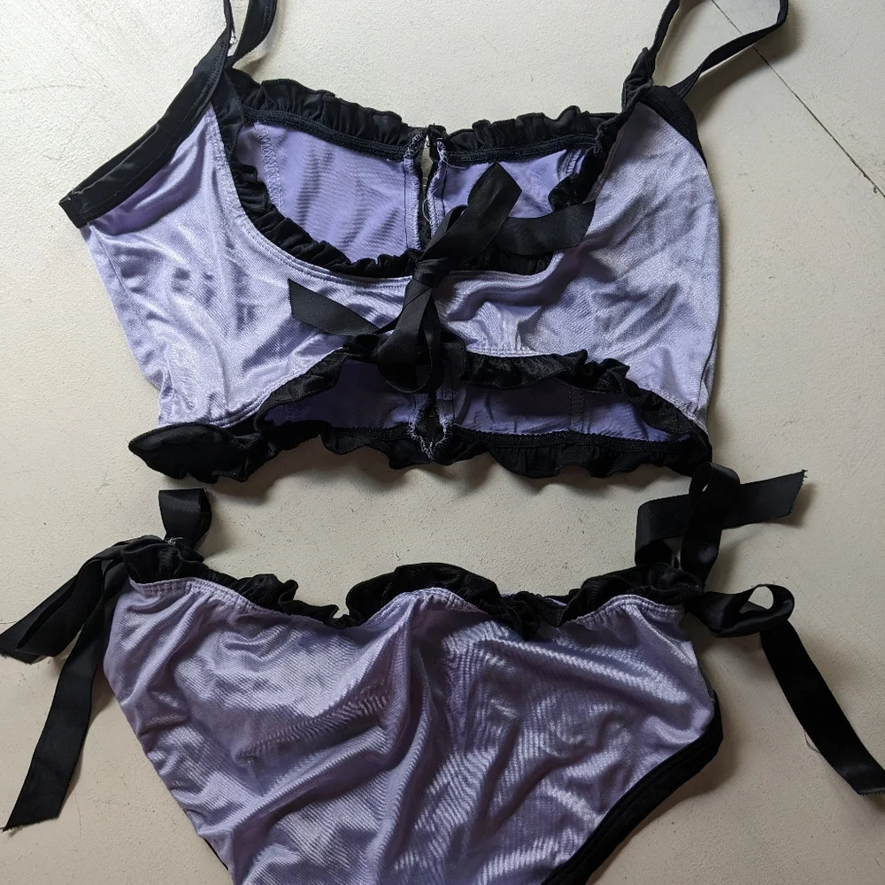 Pinup Lingerie Set - Picture 8 of 12